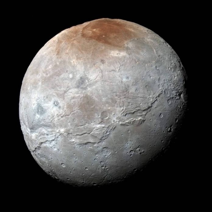 Charon-red spot-new horizon