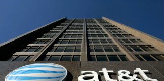 AT&T accused of selling user information to the government