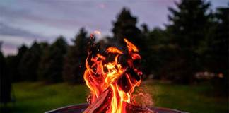 5 Reasons You Need a Fire Pit in Your Backyard